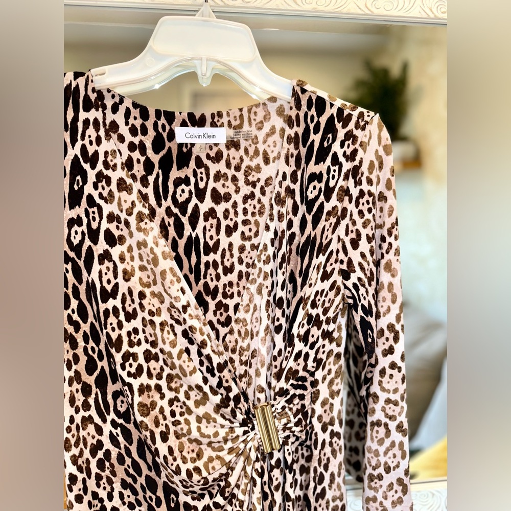 NWOT Calvin Klein Leopard Wrap Dress w/ Side Gold Accent, 3/4 Length Sleeves, S - Picture 8 of 13